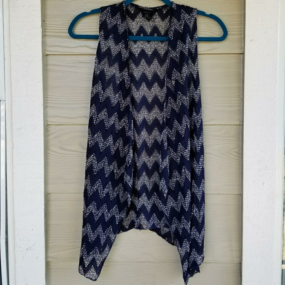 Chevron sleeveless top